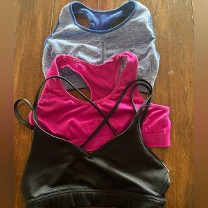 Bundle of Old Navy Sports Bras Size Small